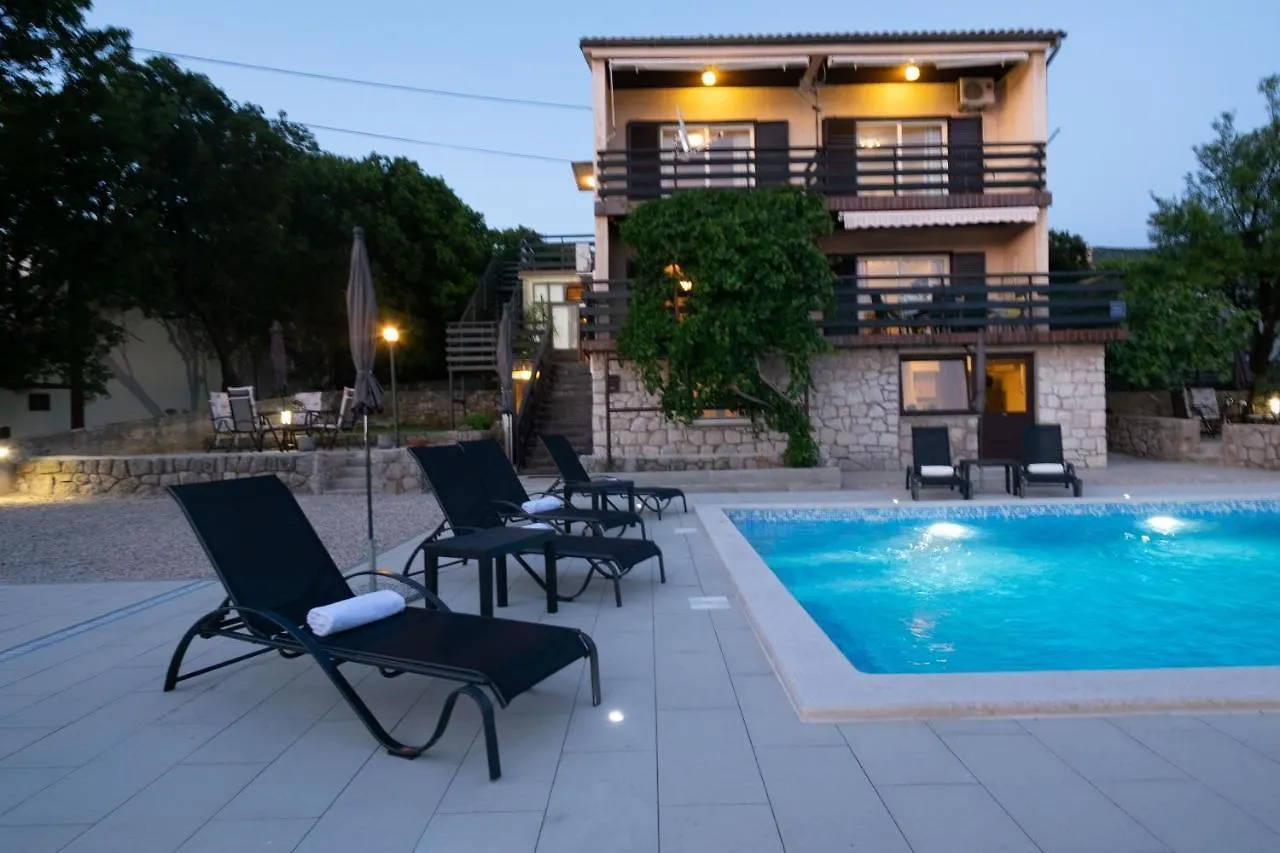 Apartment Mila Klenovica