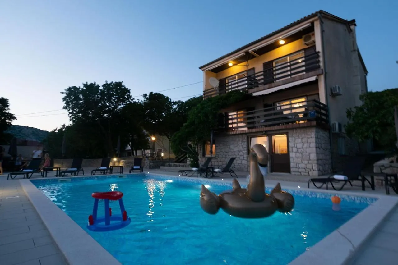 Apartment Mila Klenovica