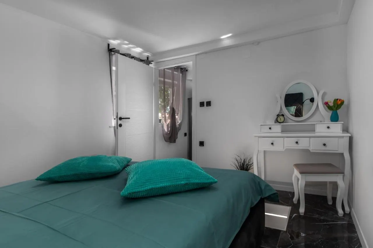 Apartment Mila Klenovica