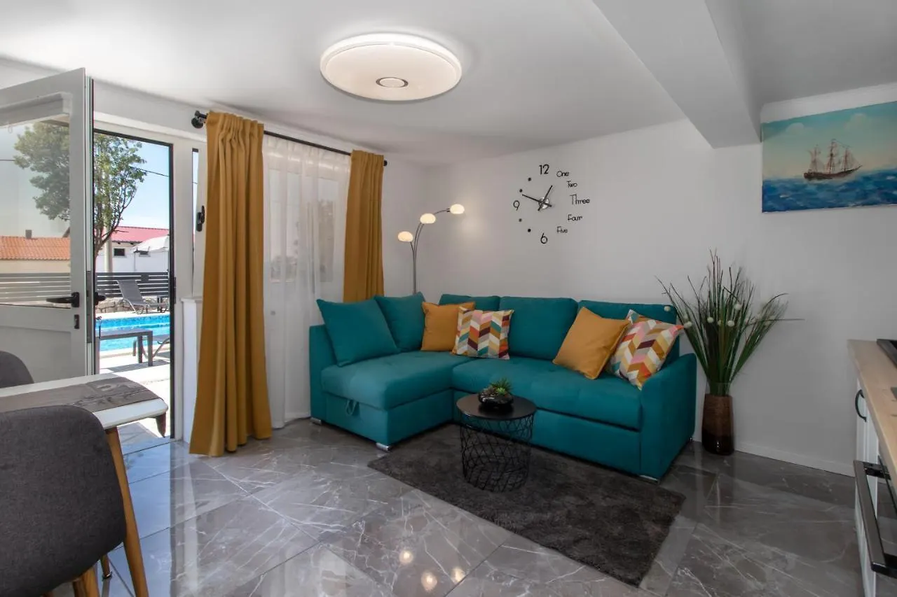 Apartment Mila Klenovica 0*,