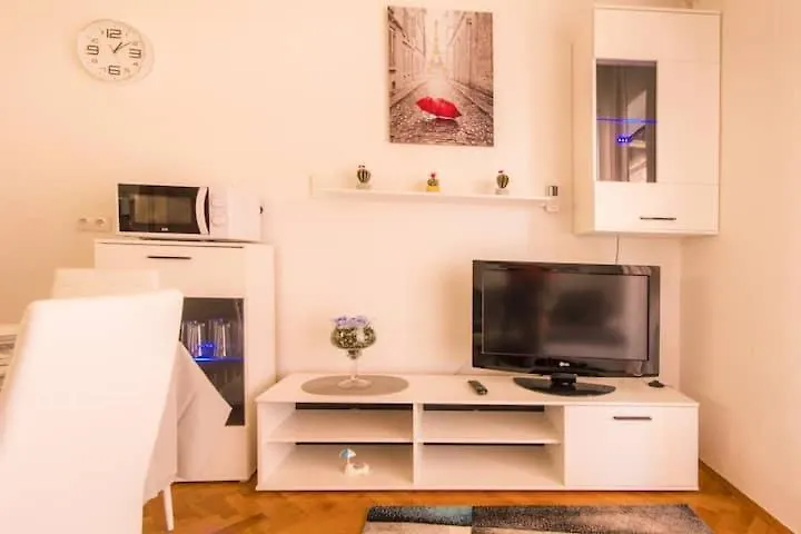 Apartment Mila Klenovica